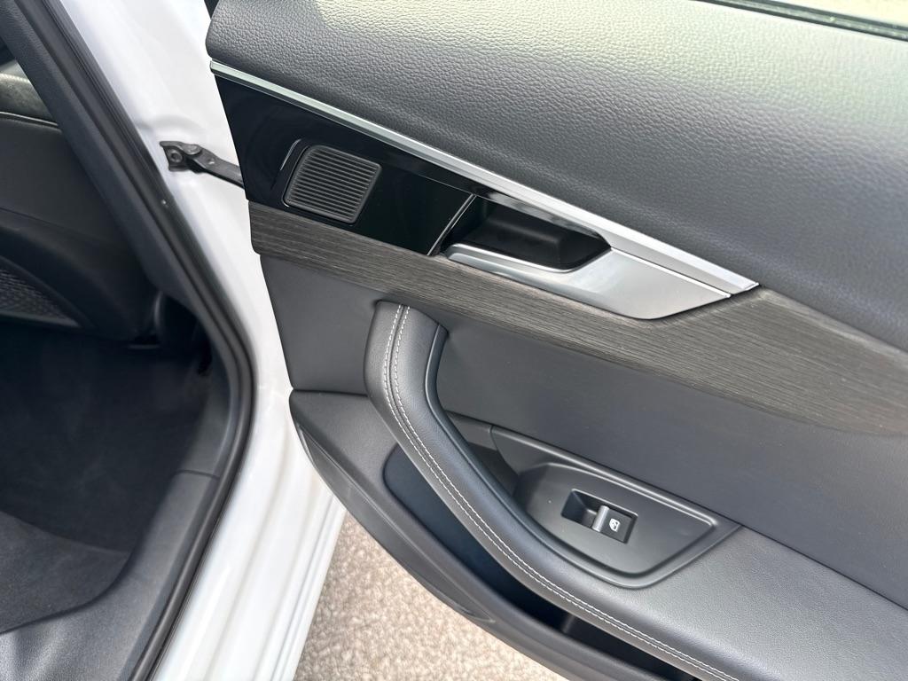 Audi A4 Sedan  2023