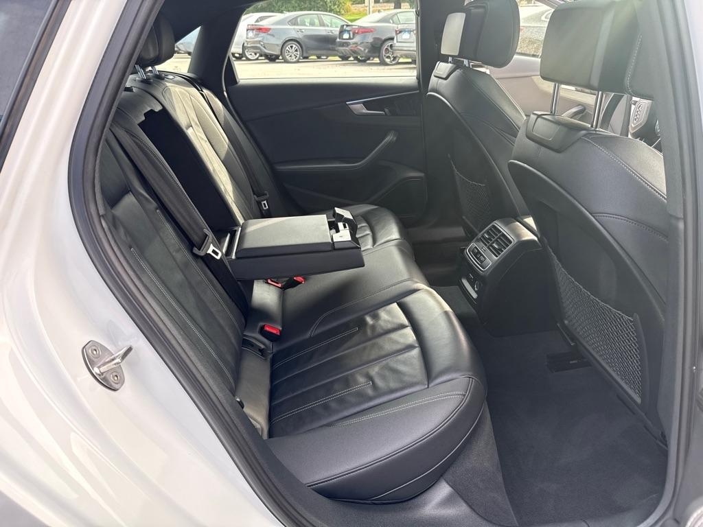 Audi A4 Sedan  2023