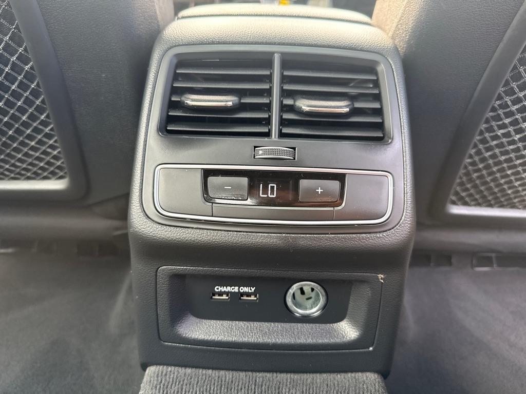 Audi A4 Sedan  2023