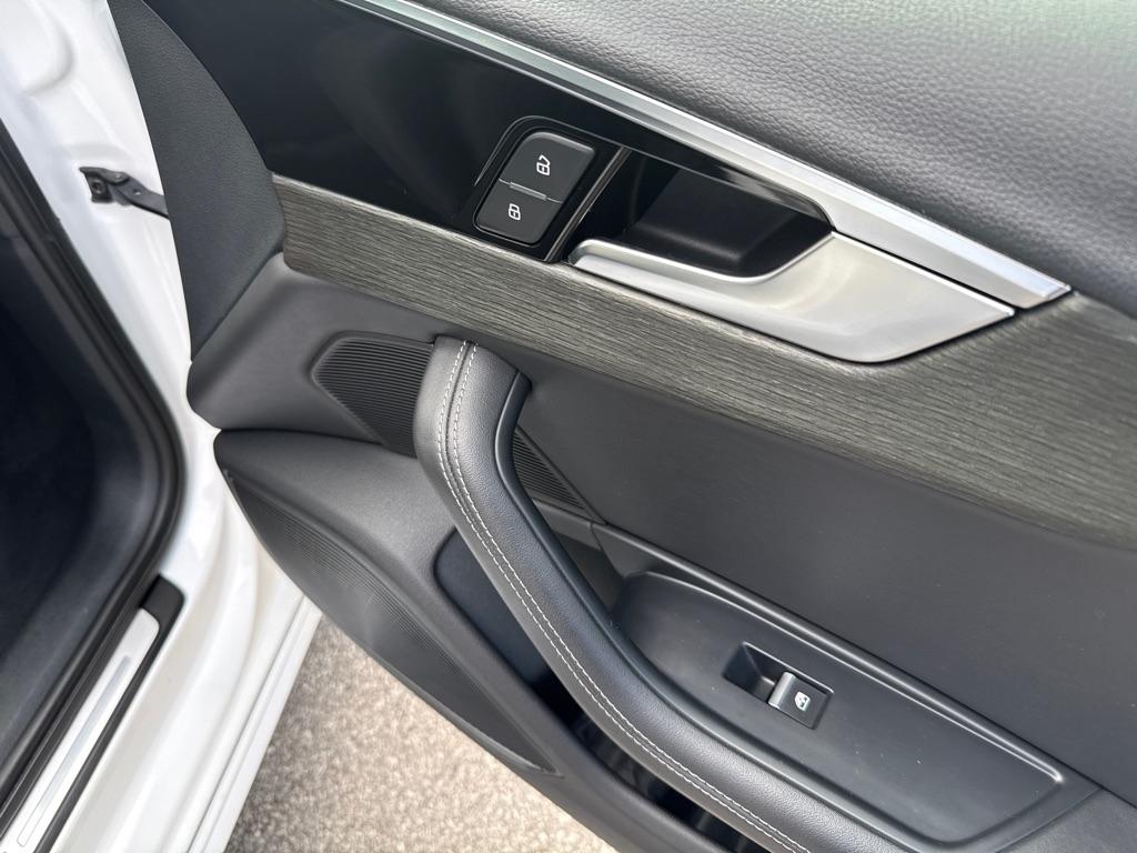 Audi A4 Sedan  2023