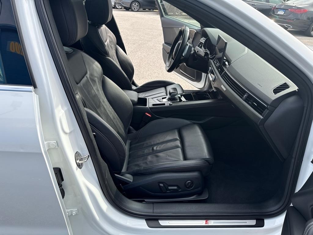 Audi A4 Sedan  2023