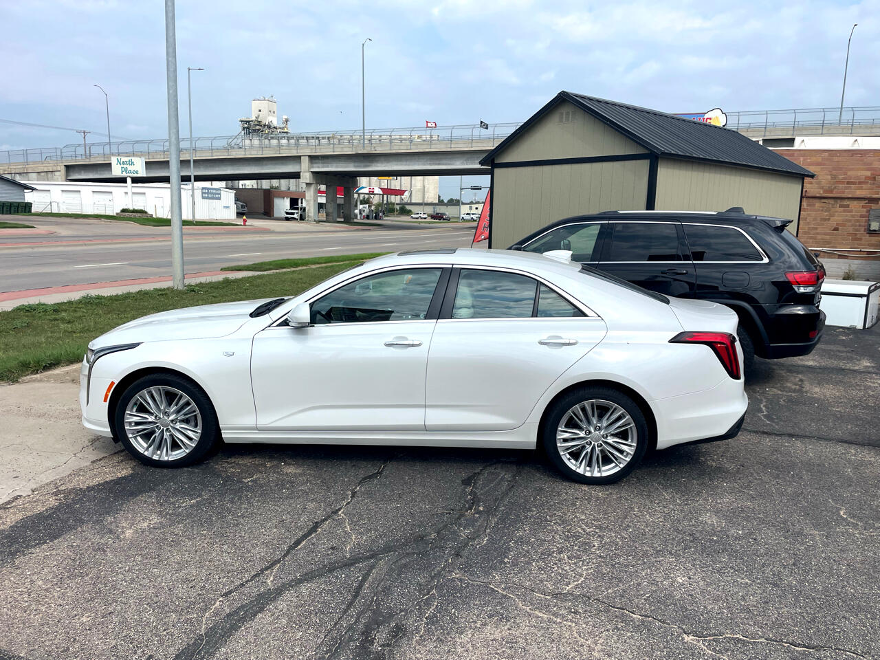 2023 Cadillac CT4