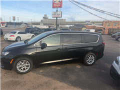 2022 Chrysler Voyager 