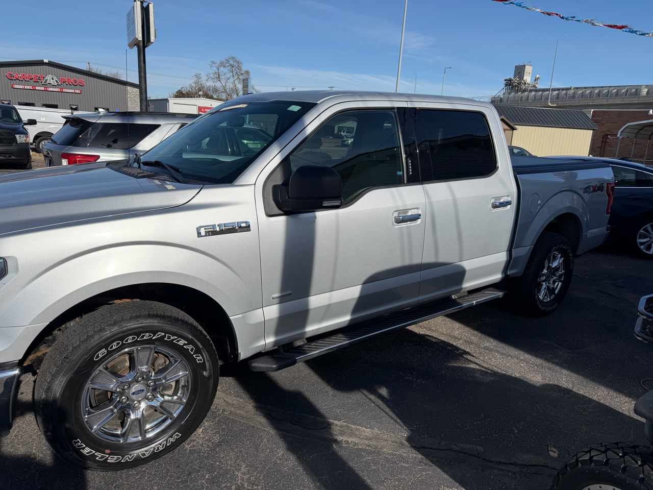 2015 Ford F-150 4WD SuperCrew 157" XLT