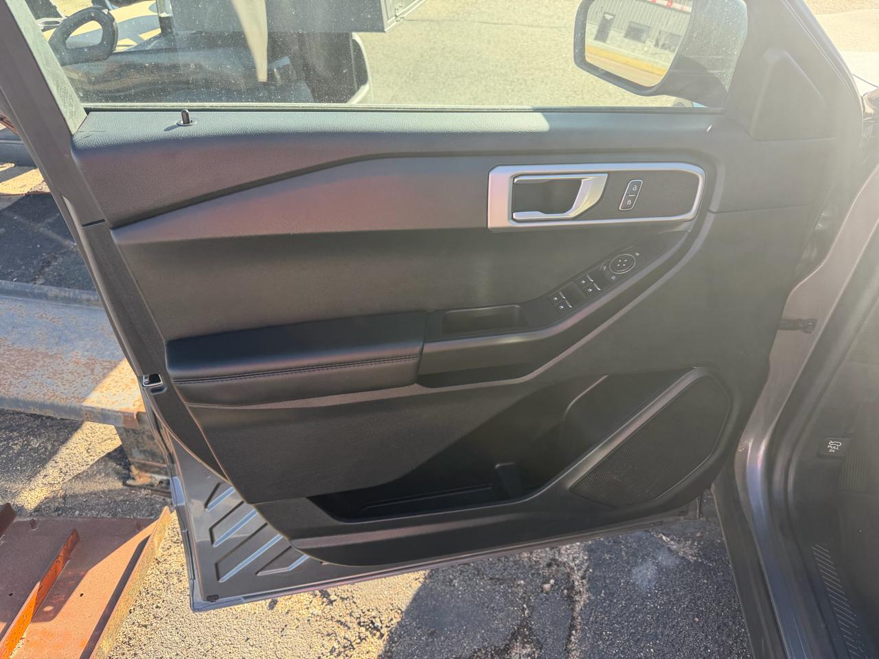 Ford Explorer 4WD 4dr Base 2023