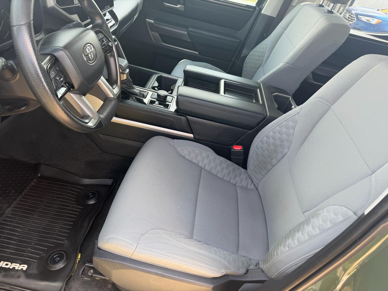 Toyota Tundra 4WD Truck CrewMax 5.7L FFV V8 6-Spd AT SR5 (Natl) 2022