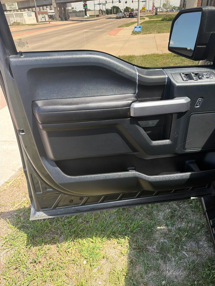 Ford F-150 4WD SuperCrew 150" FX4 2019