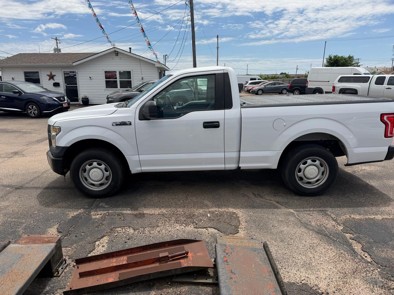 Ford F-150 2WD Reg Cab 122.5" XL 2016