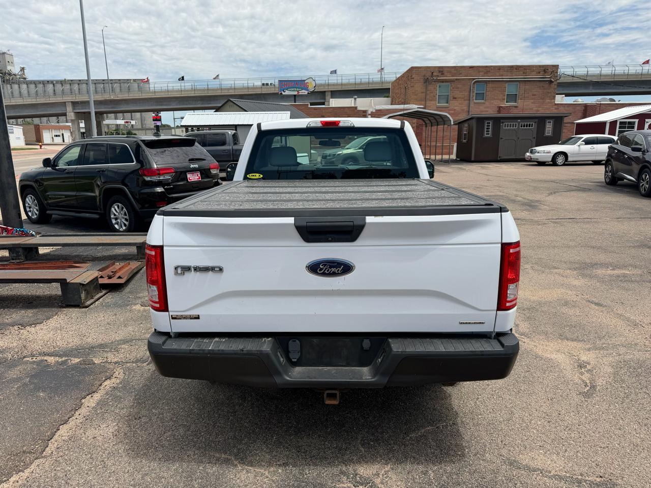 Ford F-150 2WD Reg Cab 122.5" XL 2016