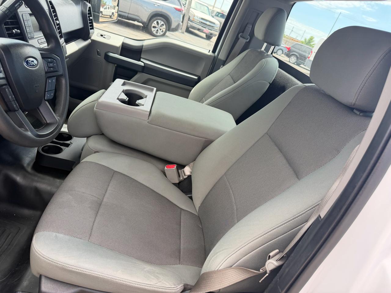 Ford F-150 2WD Reg Cab 122.5" XL 2016