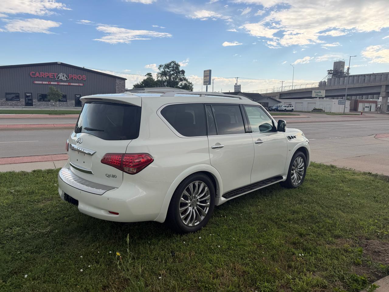 Infiniti QX80 4WD 4dr Limited 2016
