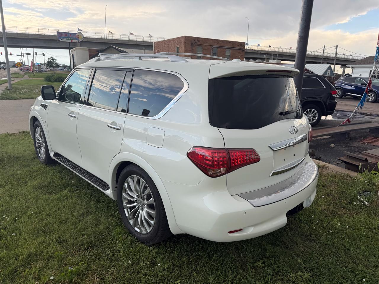 Infiniti QX80 4WD 4dr Limited 2016