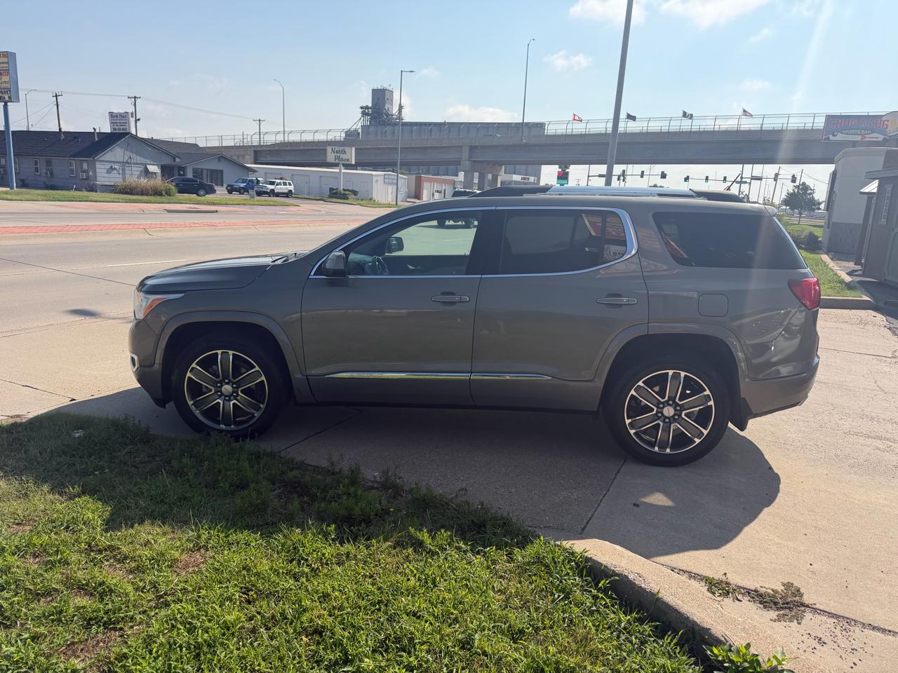 GMC Acadia Denali AWD 2019