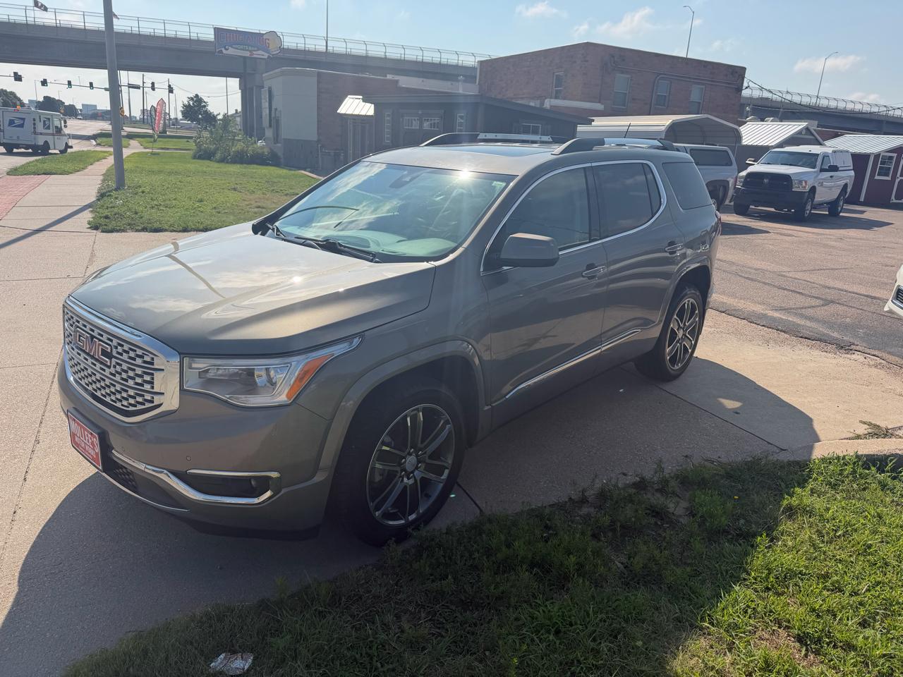 GMC Acadia Denali AWD 2019
