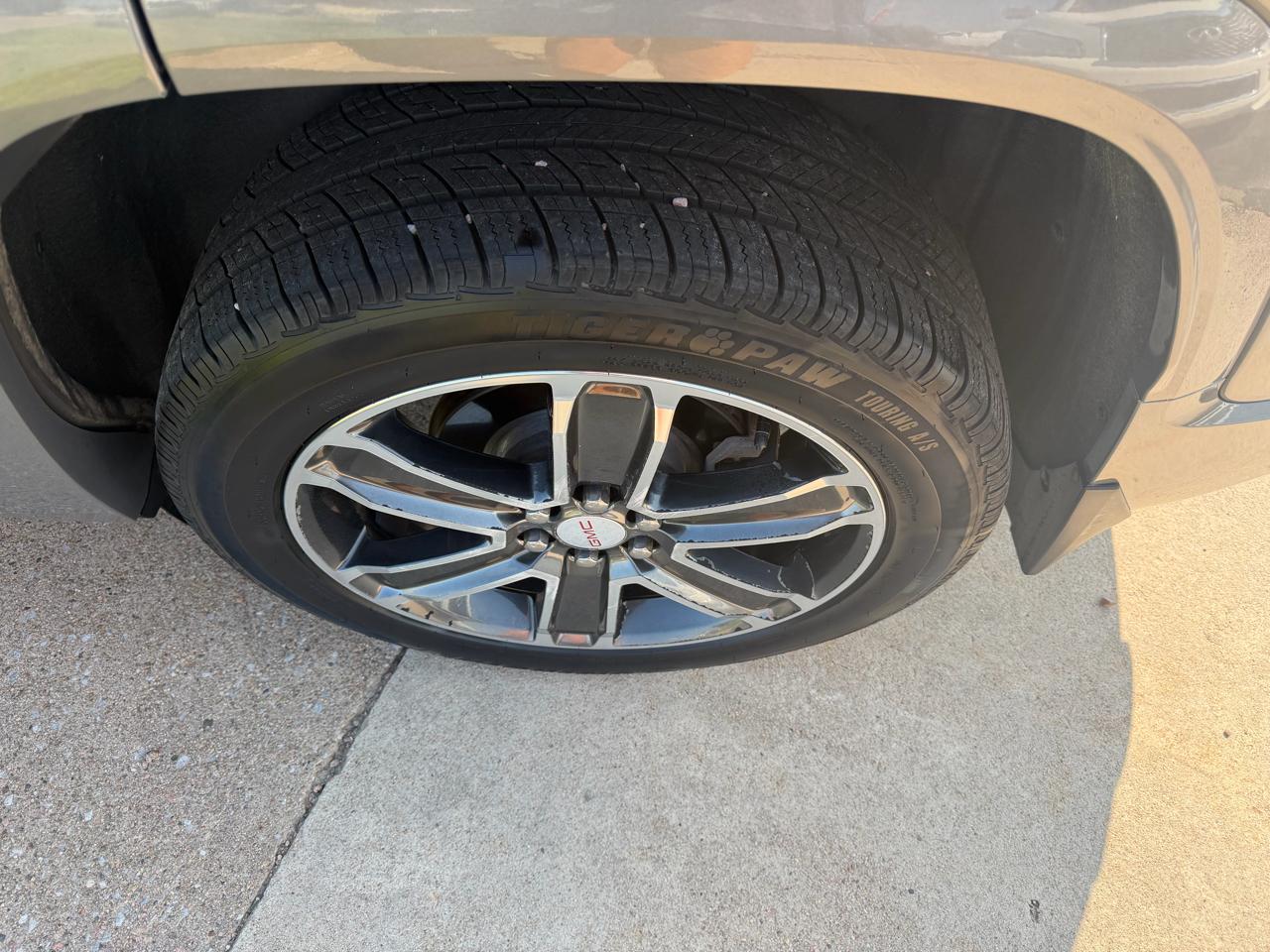 GMC Acadia Denali AWD 2019