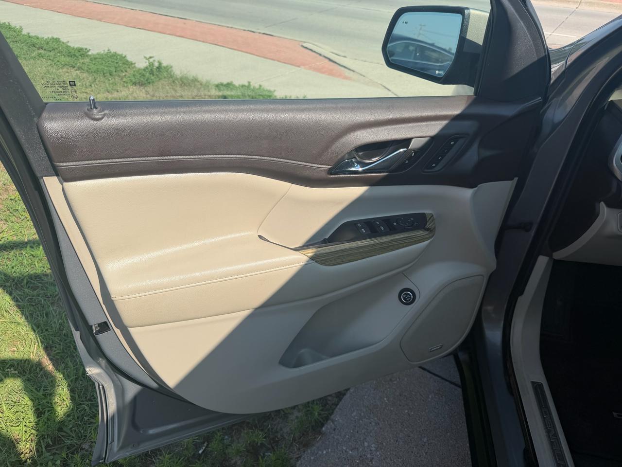 GMC Acadia Denali AWD 2019