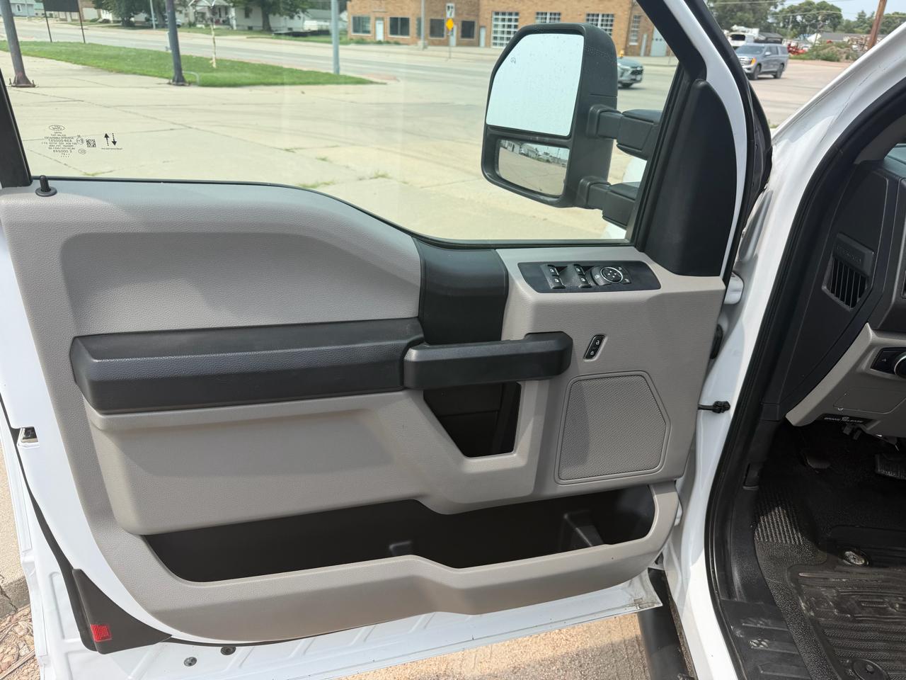 Ford F-250 SD XL SuperCab Long Bed 4WD 2021
