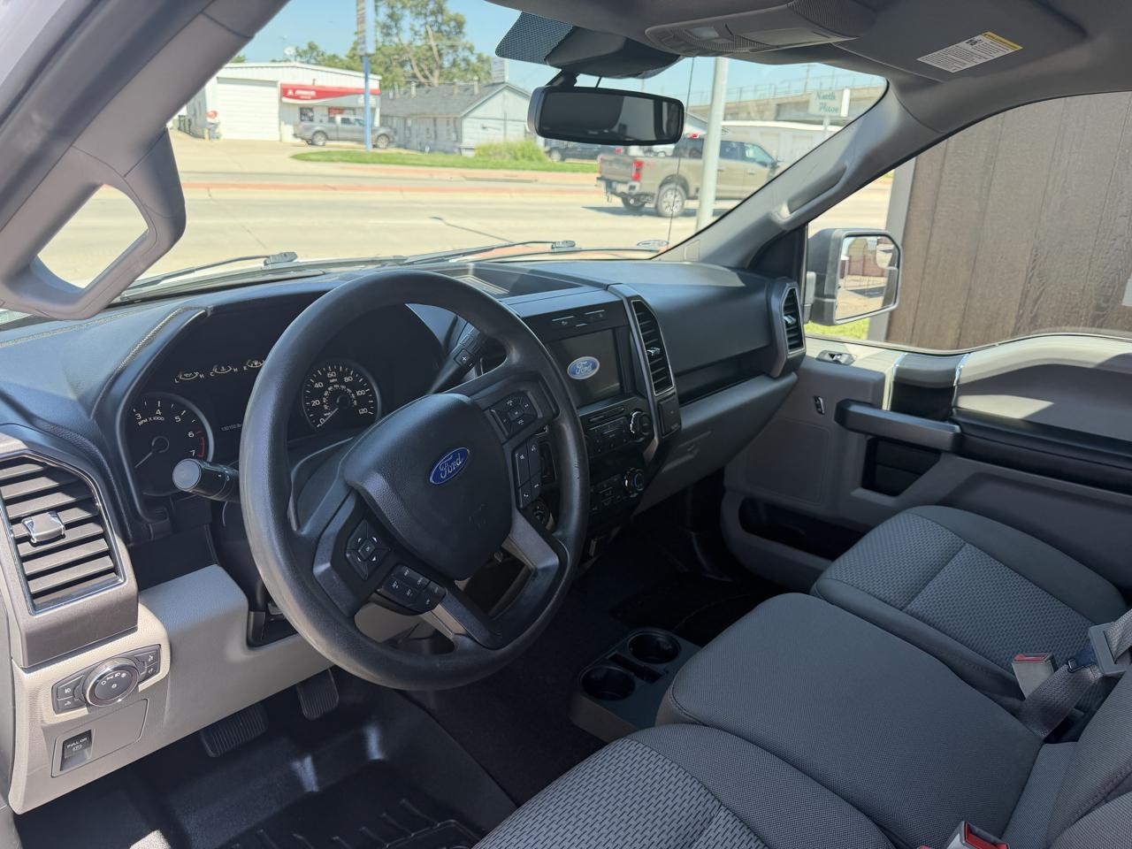 Ford F-150 4WD SuperCrew 150" XLT 2019