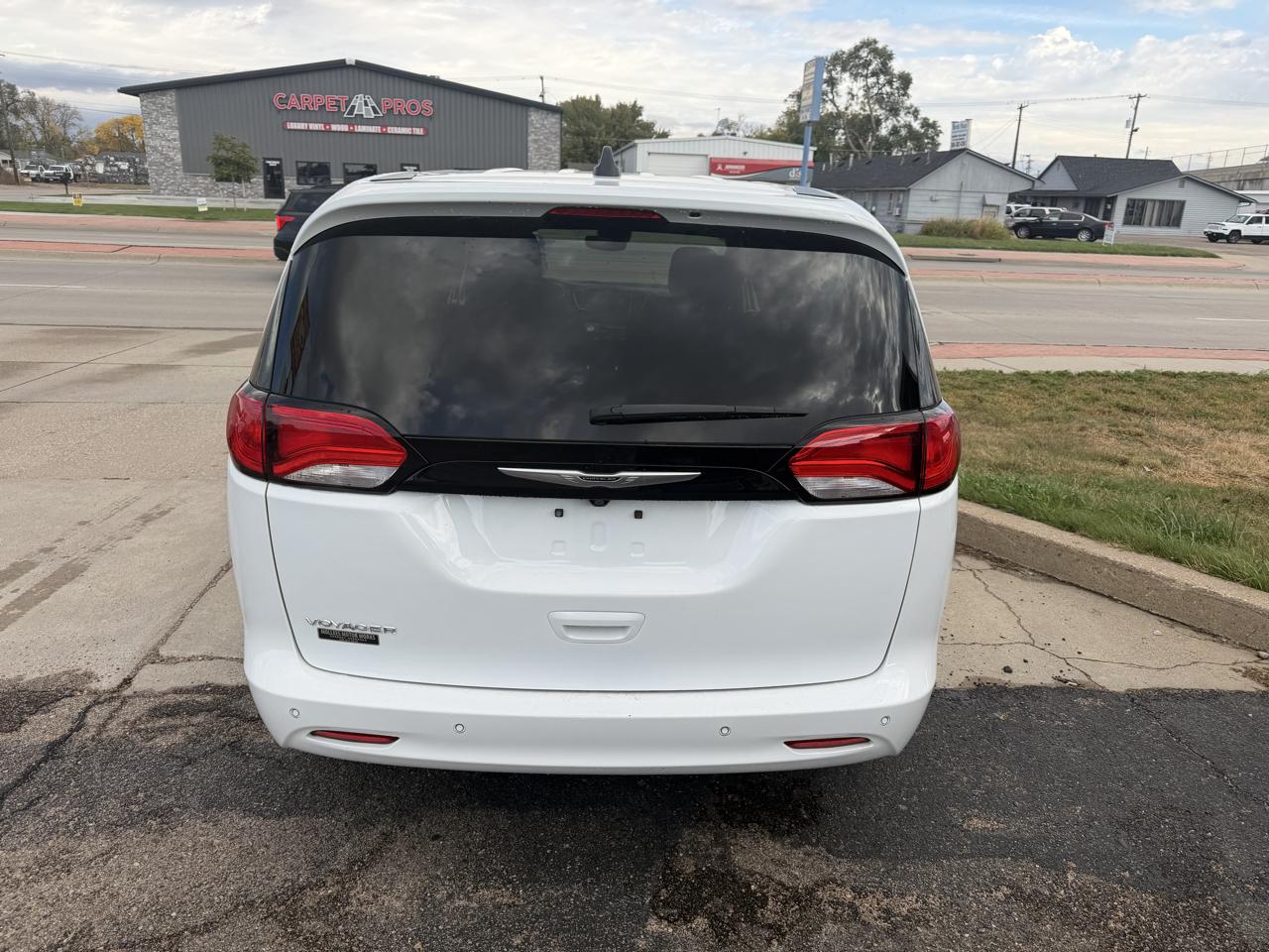 Chrysler Voyager LX 2024