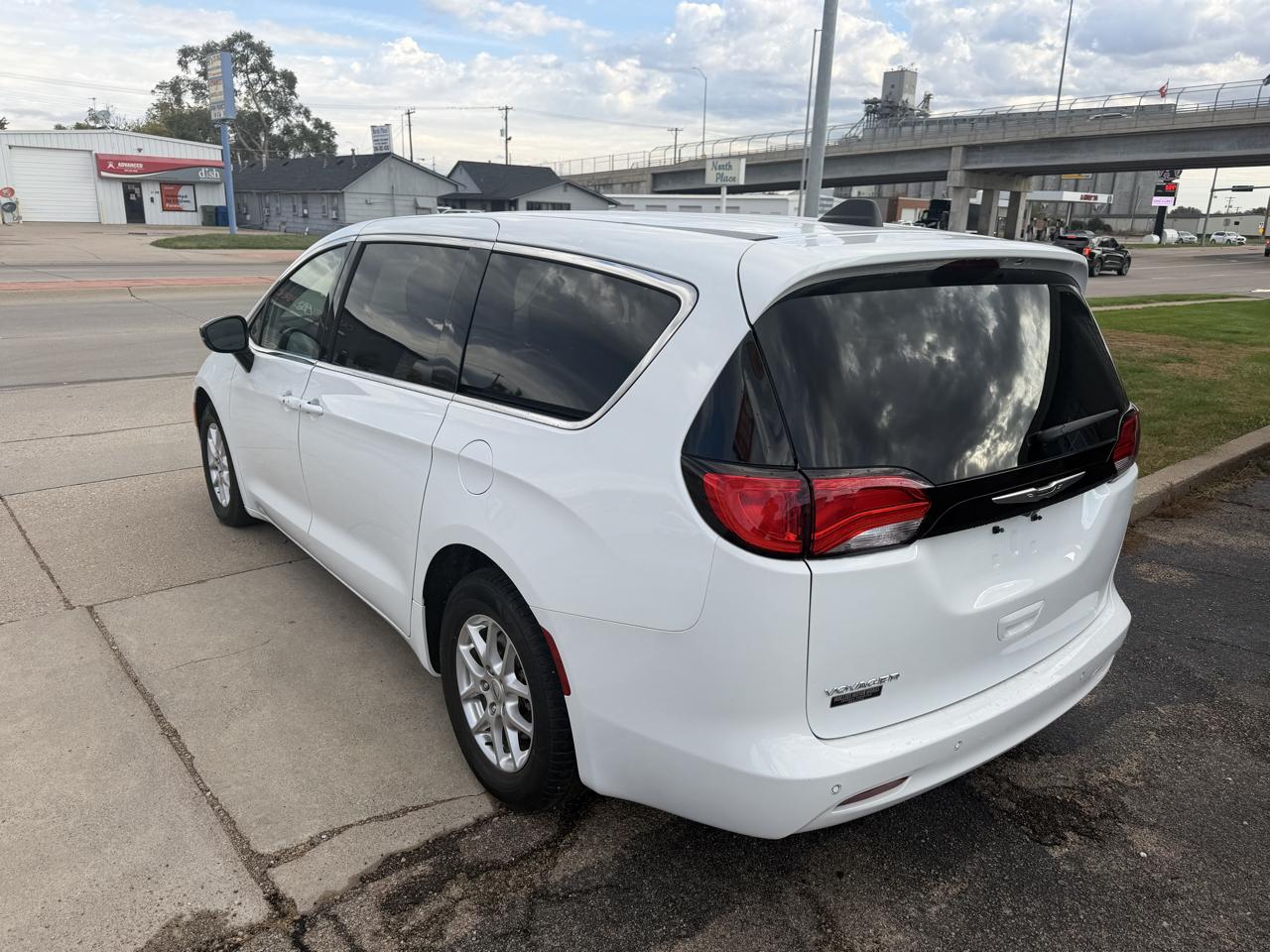 Chrysler Voyager LX 2024