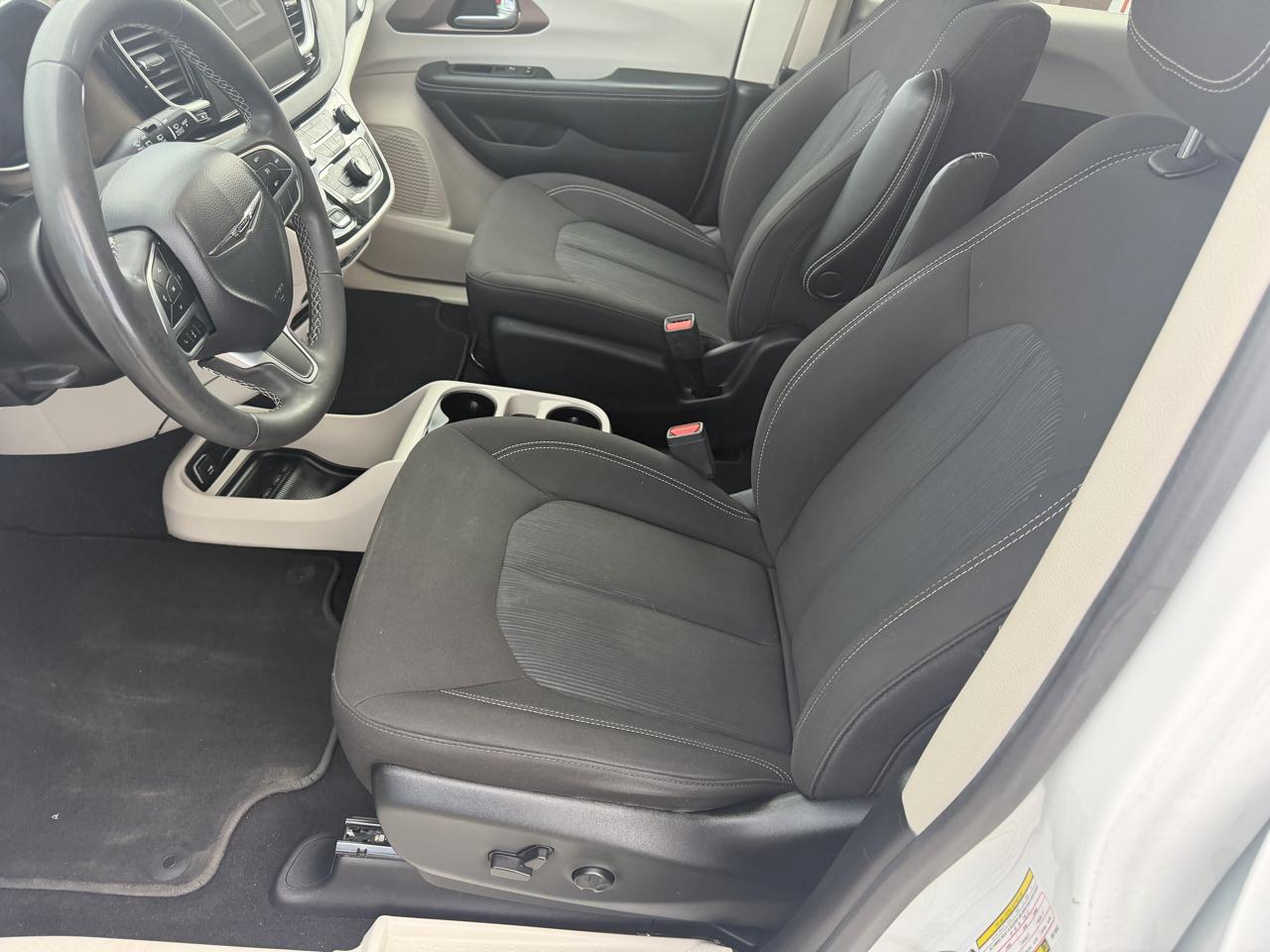 Chrysler Voyager LX 2024