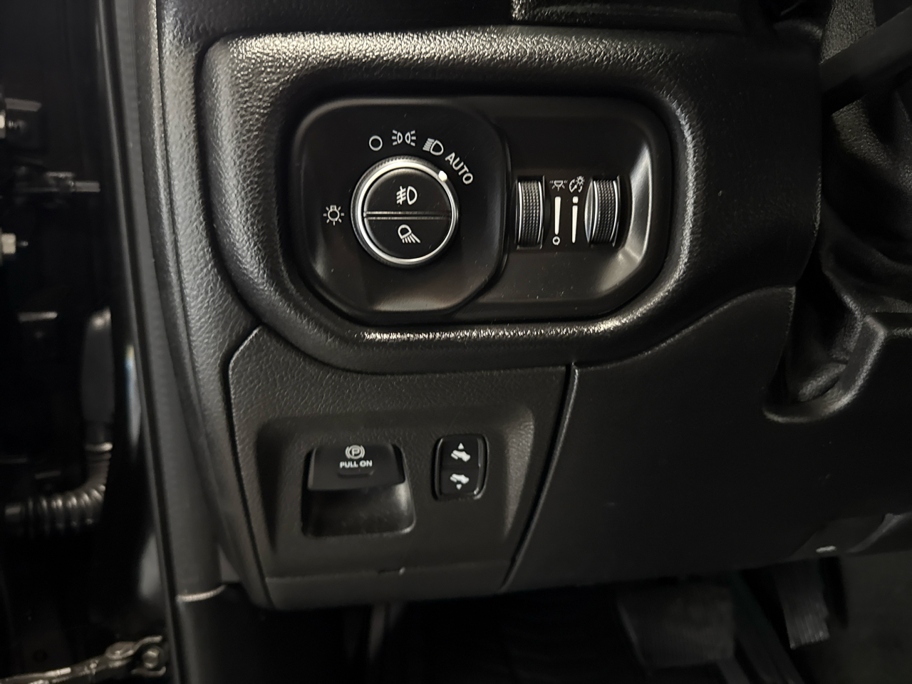 RAM 1500 Big Horn Crew Cab 4WD 2019 RAM 1500 Big Horn Crew Cab 4WD 2019