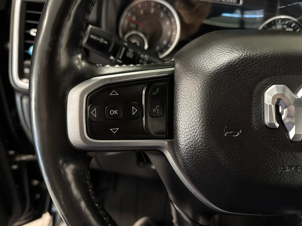 RAM 1500 Big Horn Crew Cab 4WD 2019 RAM 1500 Big Horn Crew Cab 4WD 2019