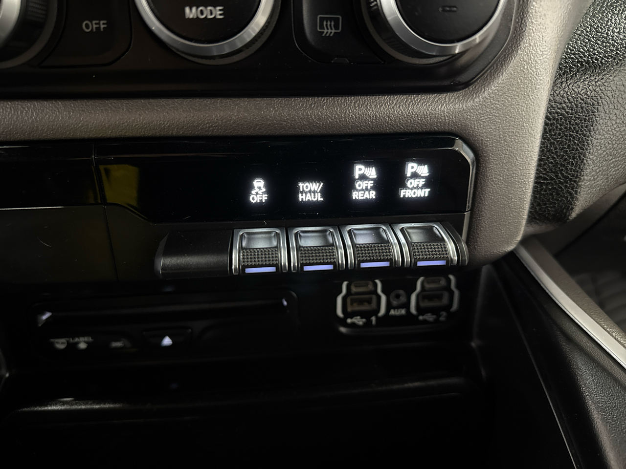 RAM 1500 Big Horn Crew Cab 4WD 2019 RAM 1500 Big Horn Crew Cab 4WD 2019