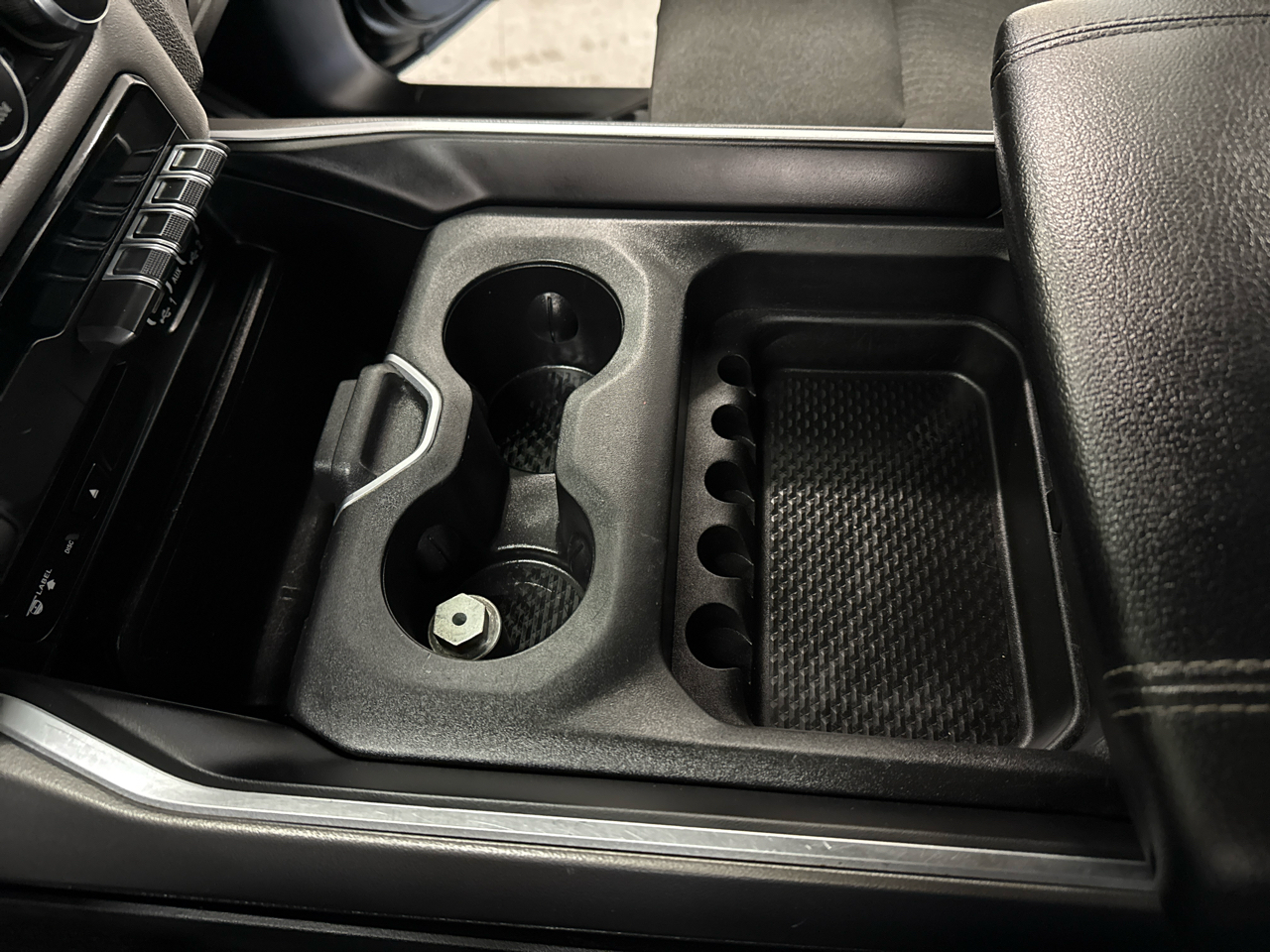 RAM 1500 Big Horn Crew Cab 4WD 2019 RAM 1500 Big Horn Crew Cab 4WD 2019