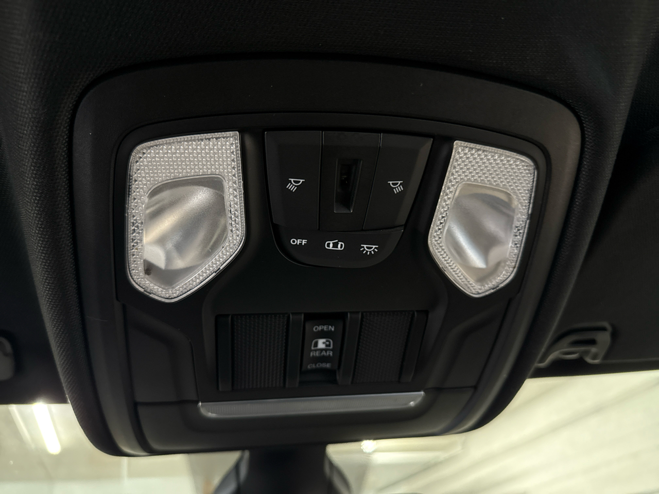 RAM 1500 Big Horn Crew Cab 4WD 2019 RAM 1500 Big Horn Crew Cab 4WD 2019