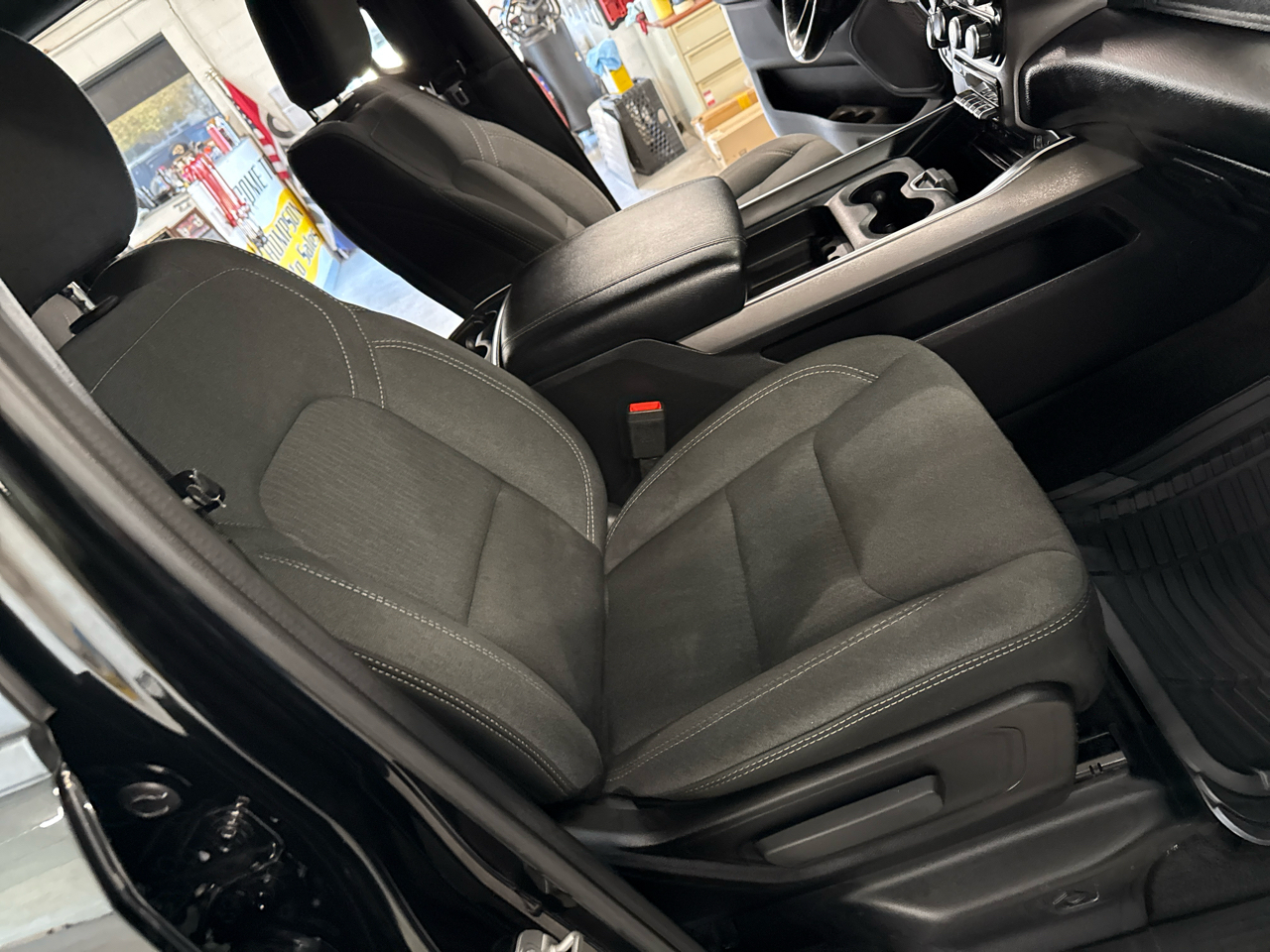 RAM 1500 Big Horn Crew Cab 4WD 2019 RAM 1500 Big Horn Crew Cab 4WD 2019