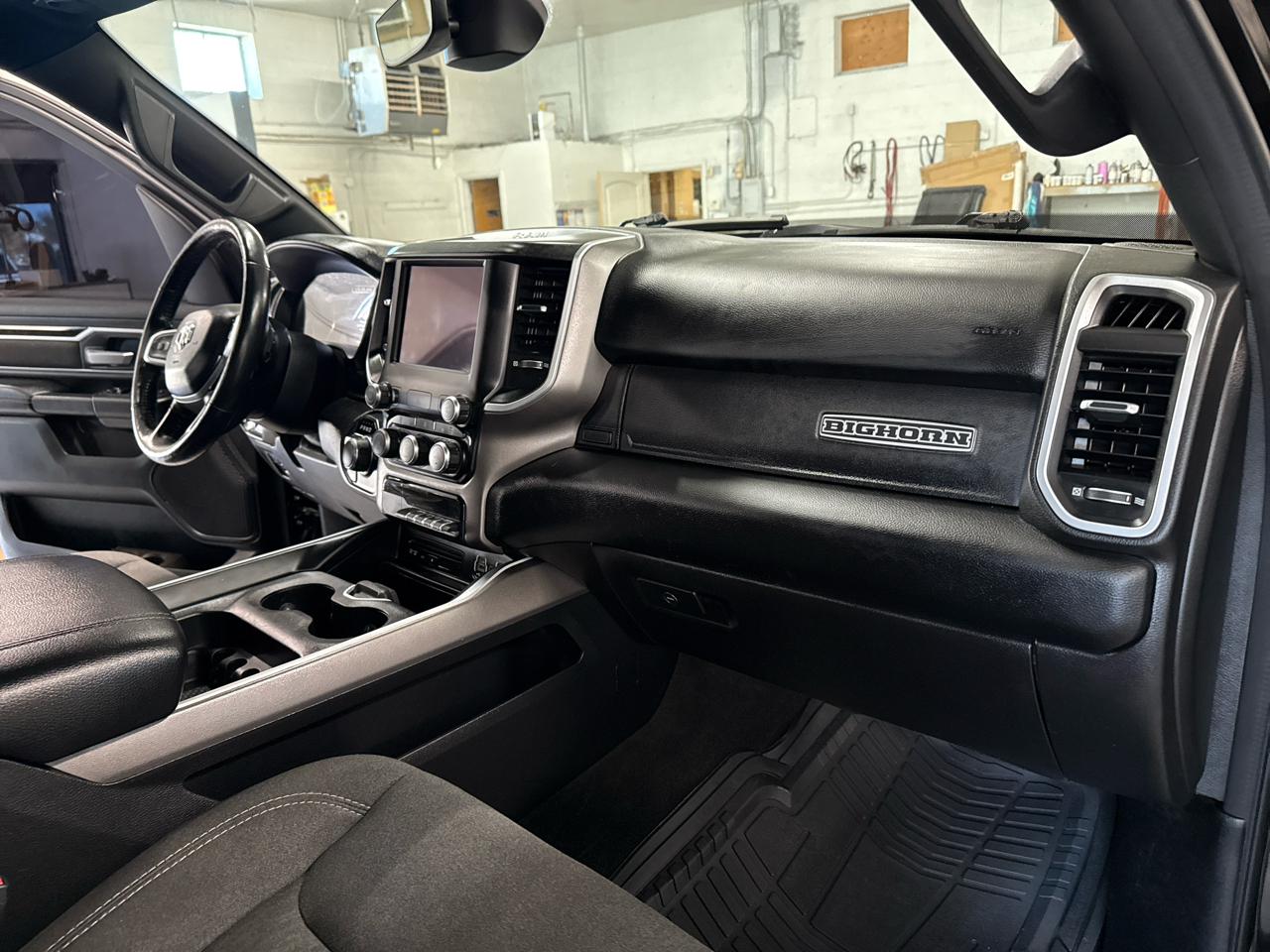 RAM 1500 Big Horn Crew Cab 4WD 2019 RAM 1500 Big Horn Crew Cab 4WD 2019