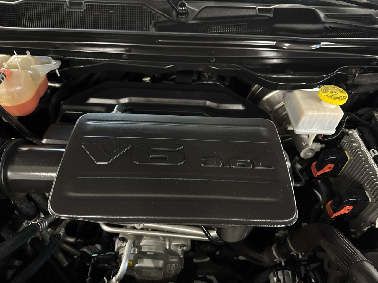 RAM 1500 Big Horn Crew Cab 4WD 2019 RAM 1500 Big Horn Crew Cab 4WD 2019