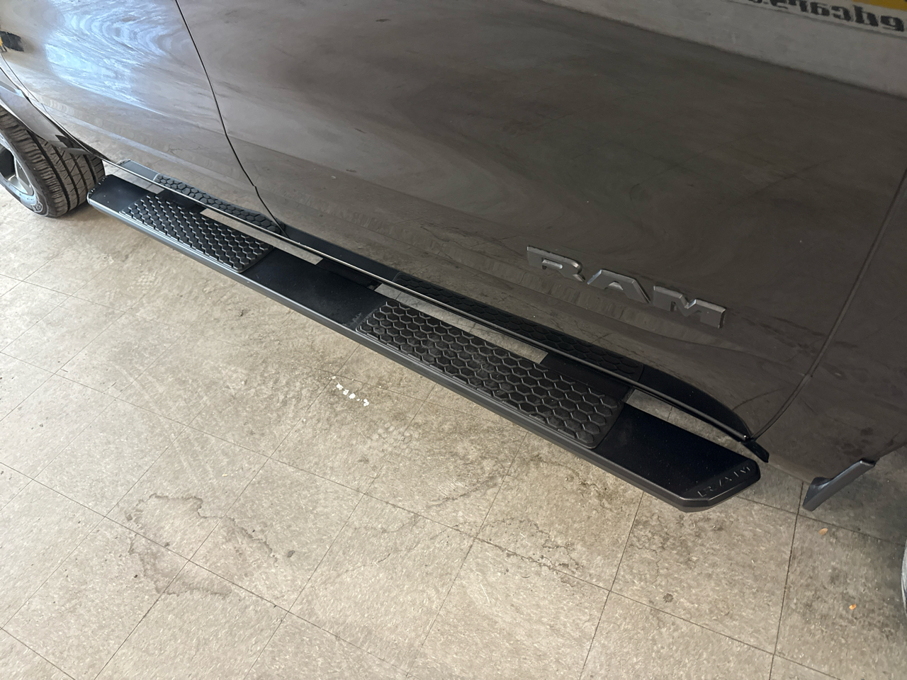 RAM 1500 Big Horn Crew Cab 4WD 2019 RAM 1500 Big Horn Crew Cab 4WD 2019