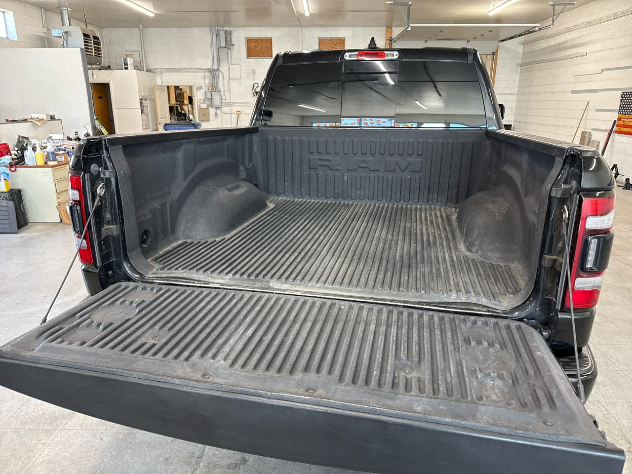 RAM 1500 Big Horn Crew Cab 4WD 2019 RAM 1500 Big Horn Crew Cab 4WD 2019