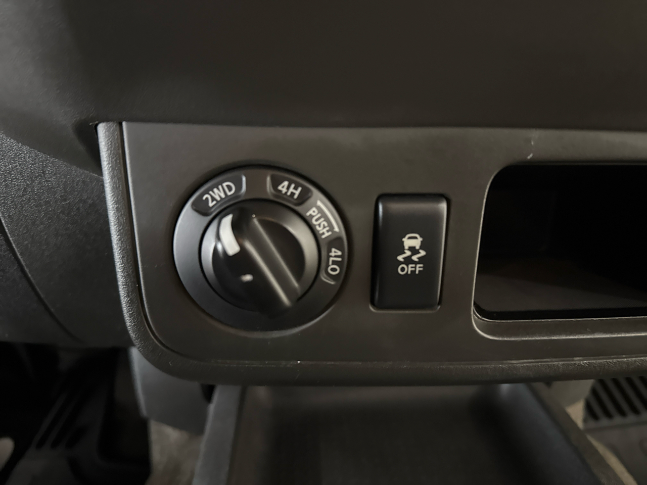 Nissan Xterra S 4WD 2013