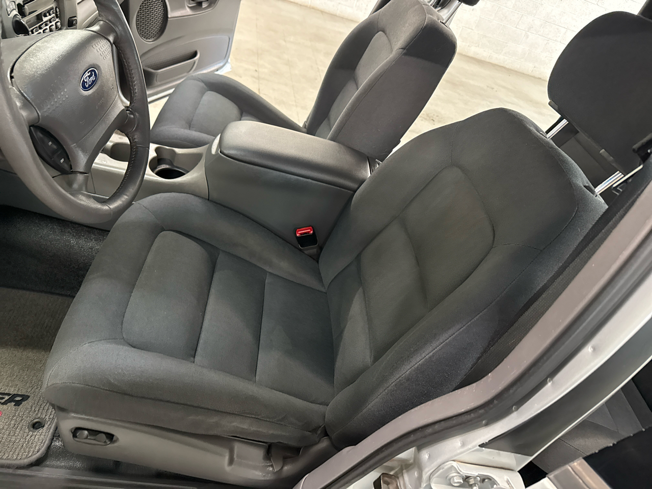 Ford Explorer Sport Trac XLT 4WD 2002