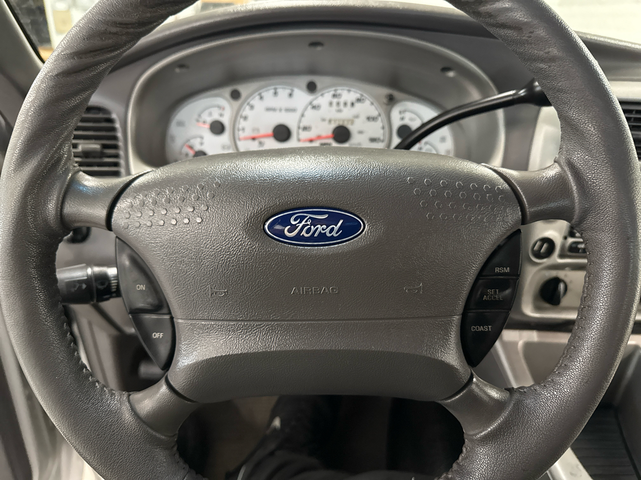 Ford Explorer Sport Trac XLT 4WD 2002