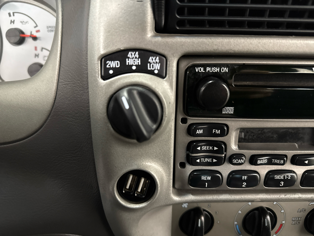 Ford Explorer Sport Trac XLT 4WD 2002