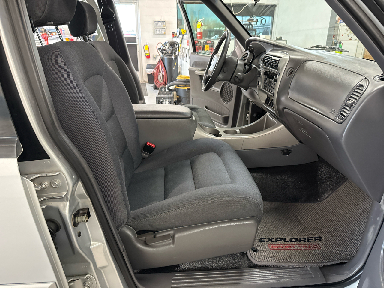 Ford Explorer Sport Trac XLT 4WD 2002