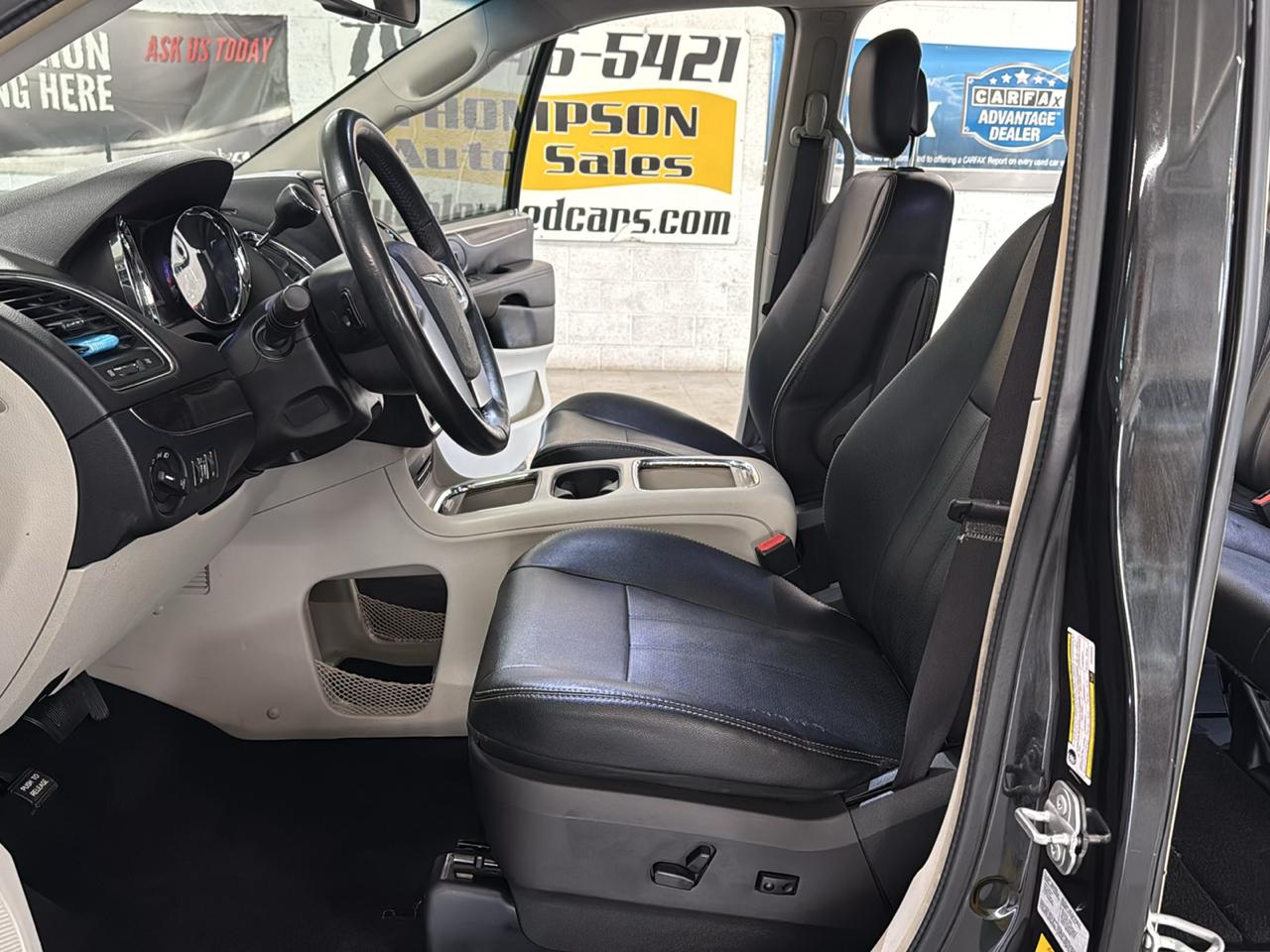 Chrysler Town & Country Touring-L 2016