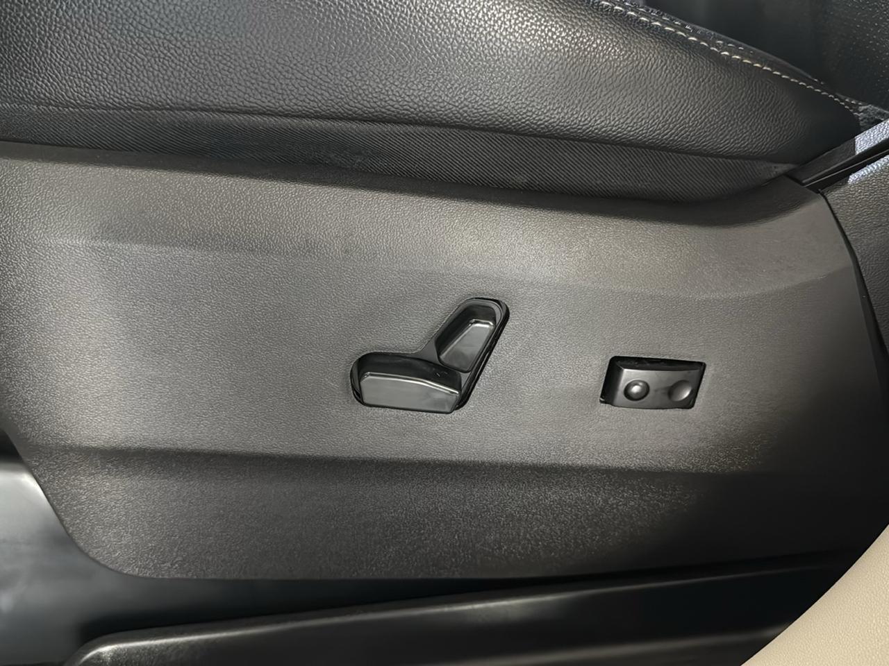 Chrysler Town & Country Touring-L 2016