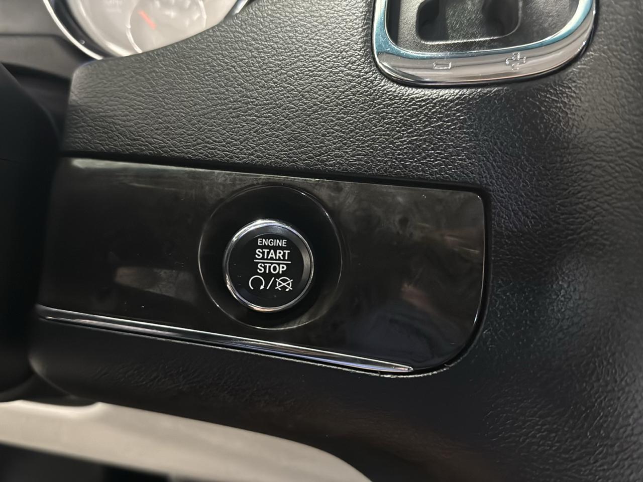 Chrysler Town & Country Touring-L 2016