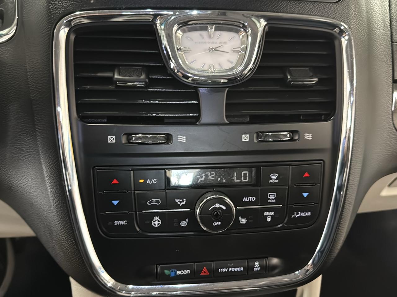 Chrysler Town & Country Touring-L 2016