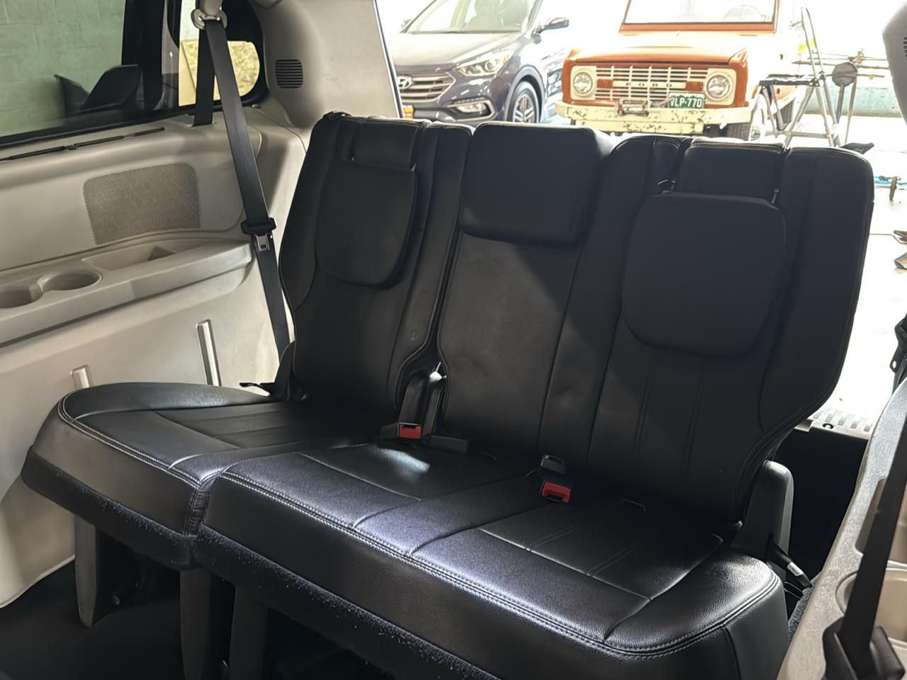 Chrysler Town & Country Touring-L 2016