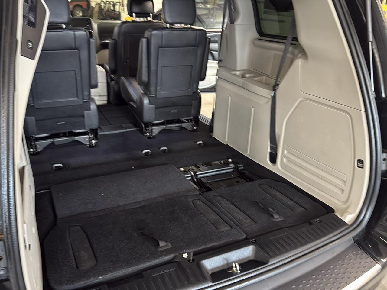 Chrysler Town & Country Touring-L 2016