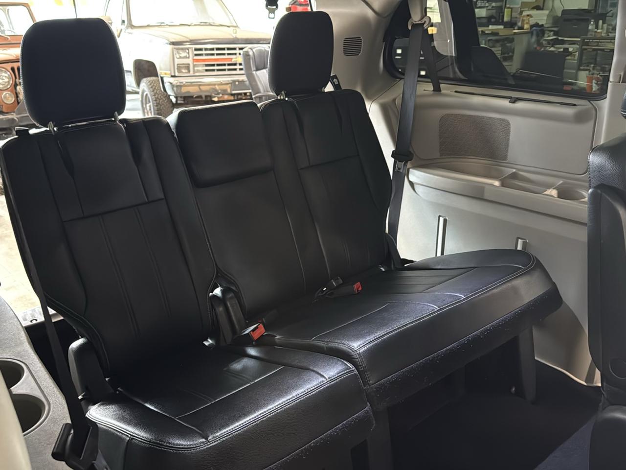 Chrysler Town & Country Touring-L 2016