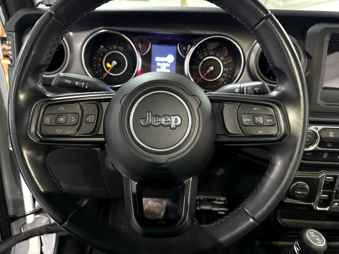 Jeep Gladiator Willys 4x4 2022