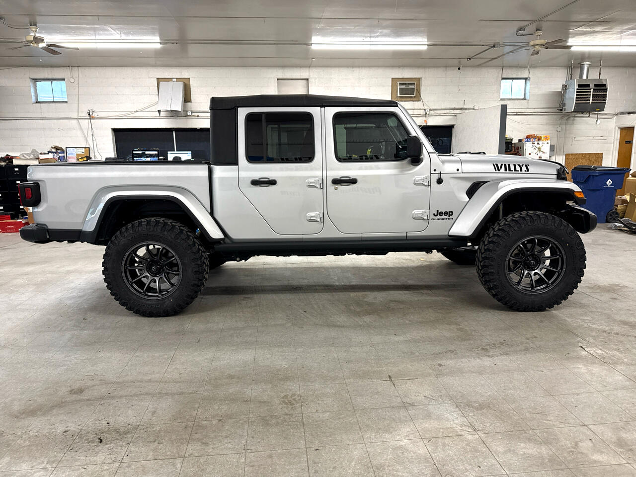 Jeep Gladiator Willys 4x4 2022