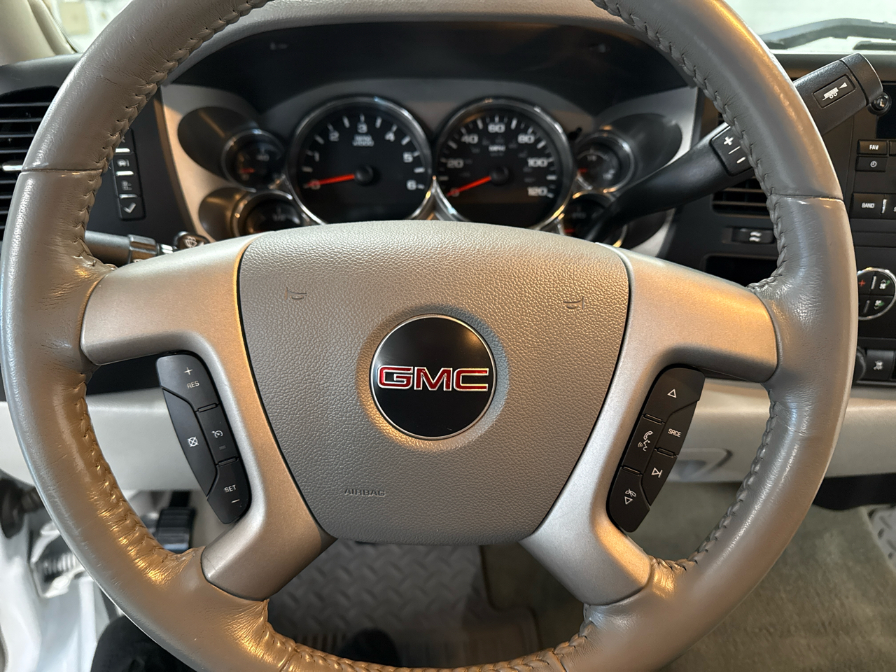 GMC Sierra 1500 SLE Ext. Cab 2WD 2011